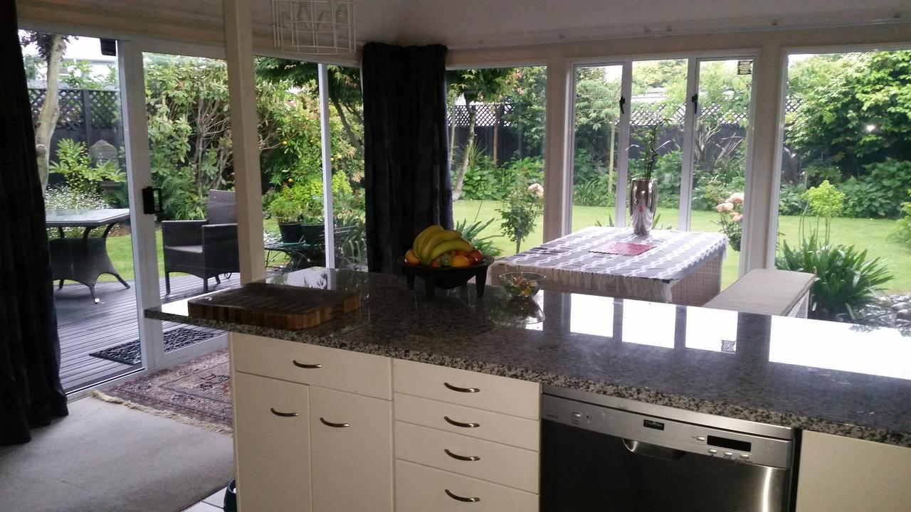Berni'S Boutique Bnb Christchurch Eksteriør bilde